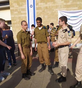 טקס קבלת תעודות. צילום: דובר צה''ל