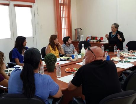 מירב בן ארי בחדר הישיבות בבן שמן