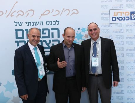 אבי נאור, נפתלי בנט ושמואל אבואב